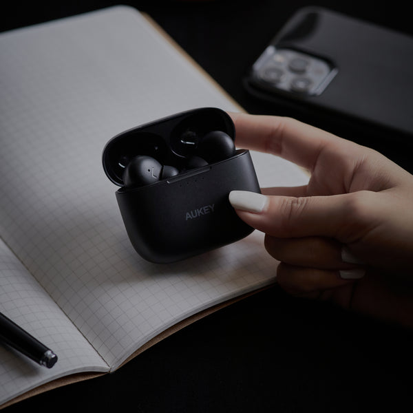 Wireless Earbuds: 6 Factors You Should Consider Before Investing in Your Next Pair